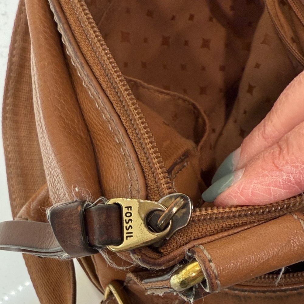 Brown Leather Crossbody Bag - Classic Everyday Style - Picture 7 of 7